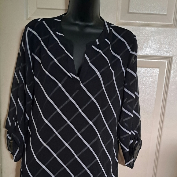 Chicos blouse size 0 = a size small A-46 5/$25 - Picture 1 of 3